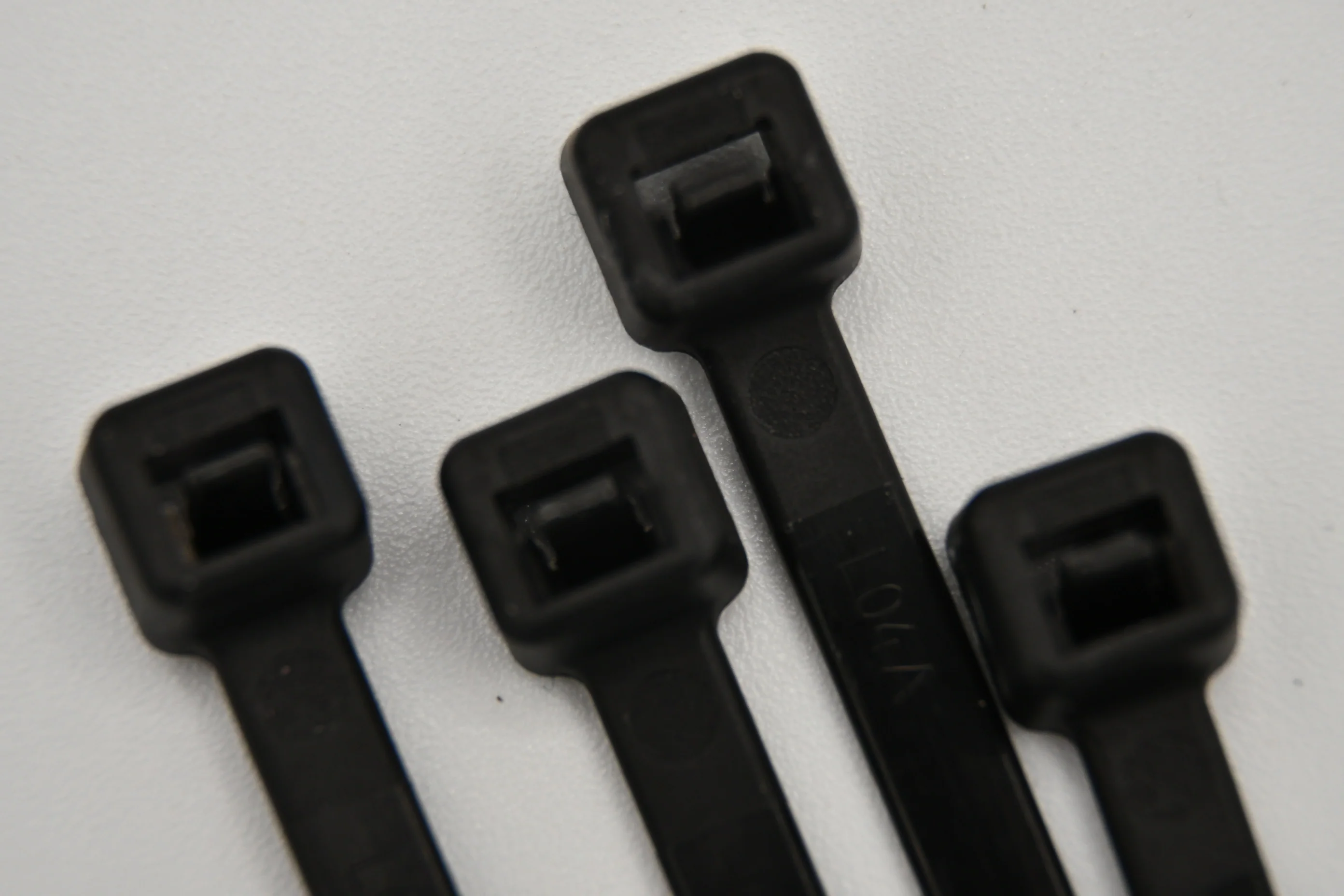 11" 50lb Black Pawl Releasable Cable Ties / Zip Ties 100/bag Part # RT11-50-0C-.19 - Image 3