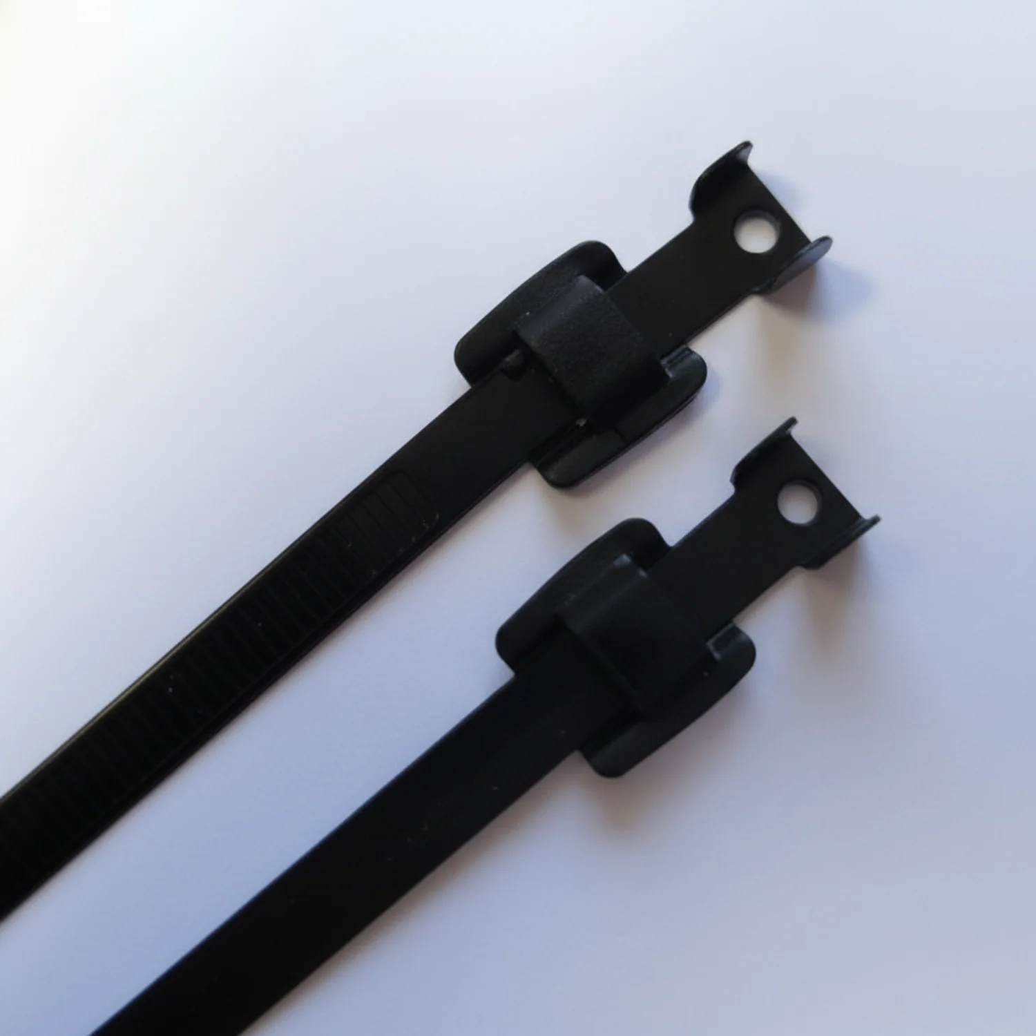 17" 330lb Releasable Black PPA Coated Stainless Steel Cable Ties / Zip Ties 100/bag Part #SSPC17R-PPA-330-C - Image 2