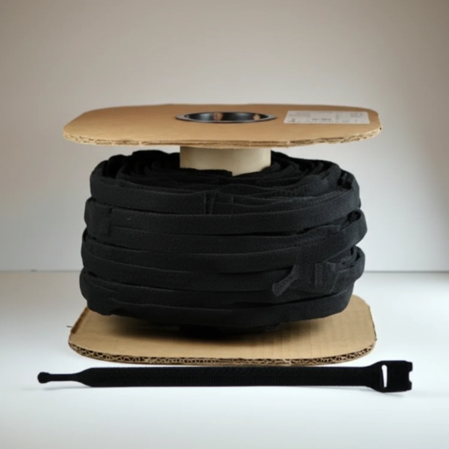 18" x 3/4" Velcro® Brand One Wrap® Straps Black 400/Spool - Image 7
