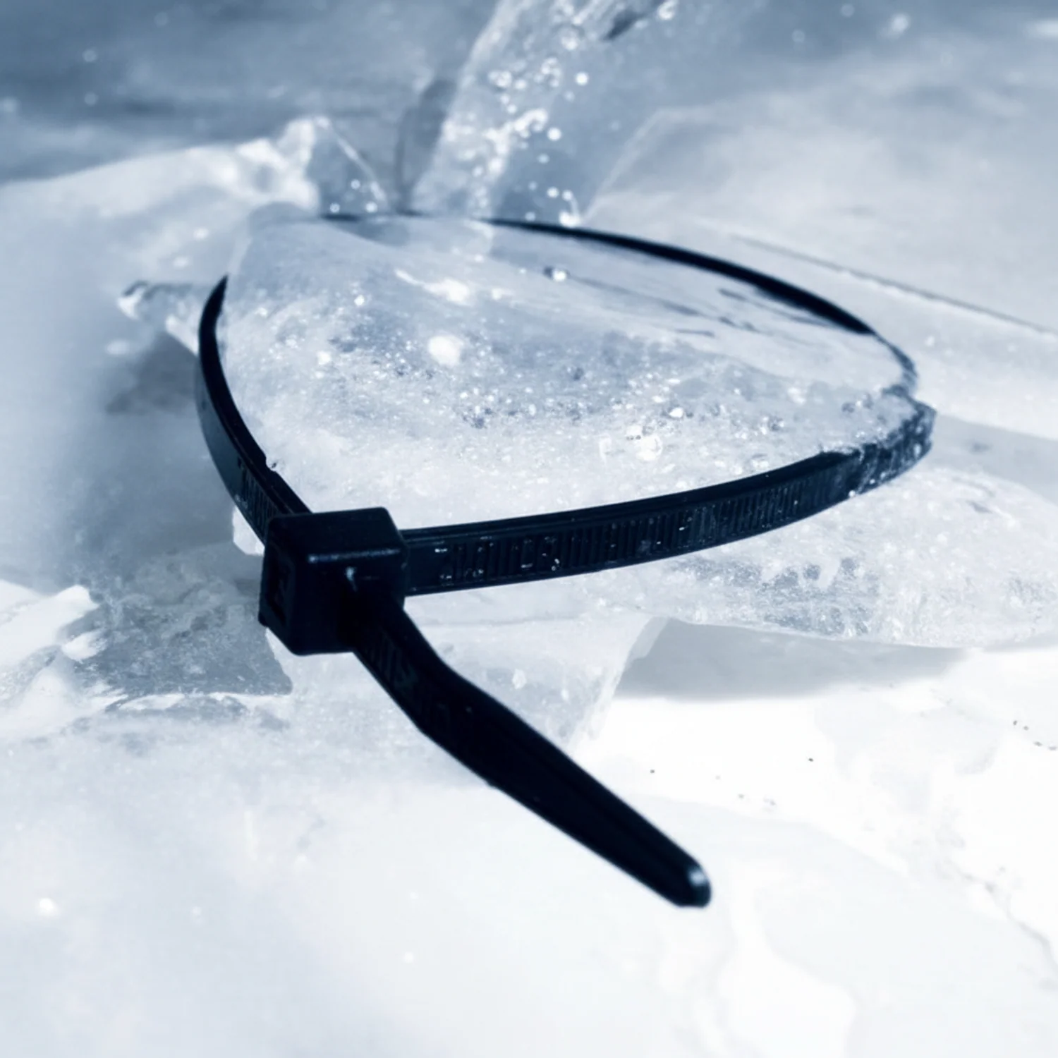 24" 175lb UV Black Cold Weather Frosty Cable Ties / Zip Ties 50/bag Part # FT24-175-0L - Image 3