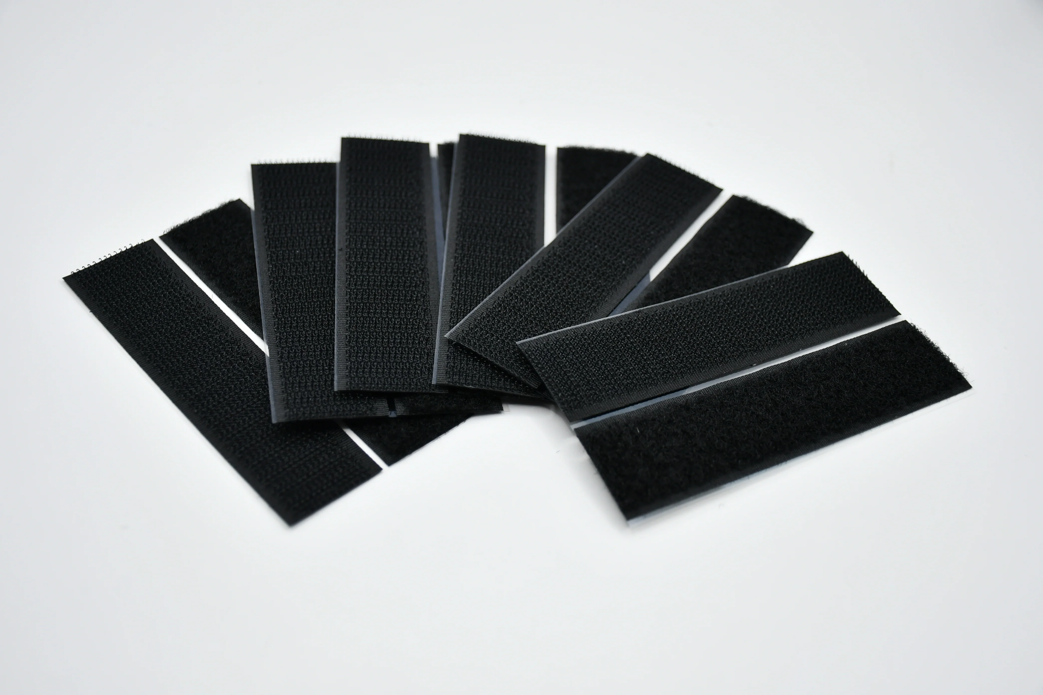Grizzly Supply 4"x1" Black Adhesive Hook and Loop Strip 6/pk - Image 4