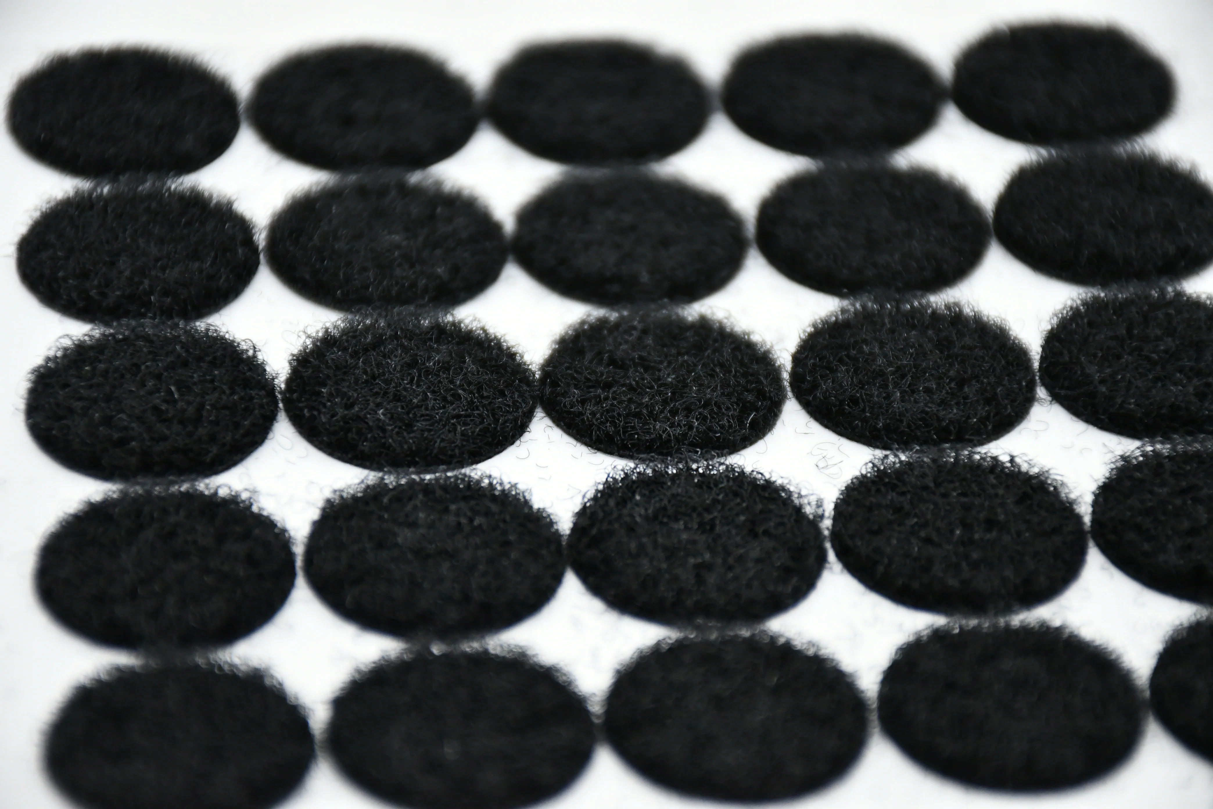 Grizzly Supply .75" Black Adhesive Hook and Loop Dot 25/pk - Image 3
