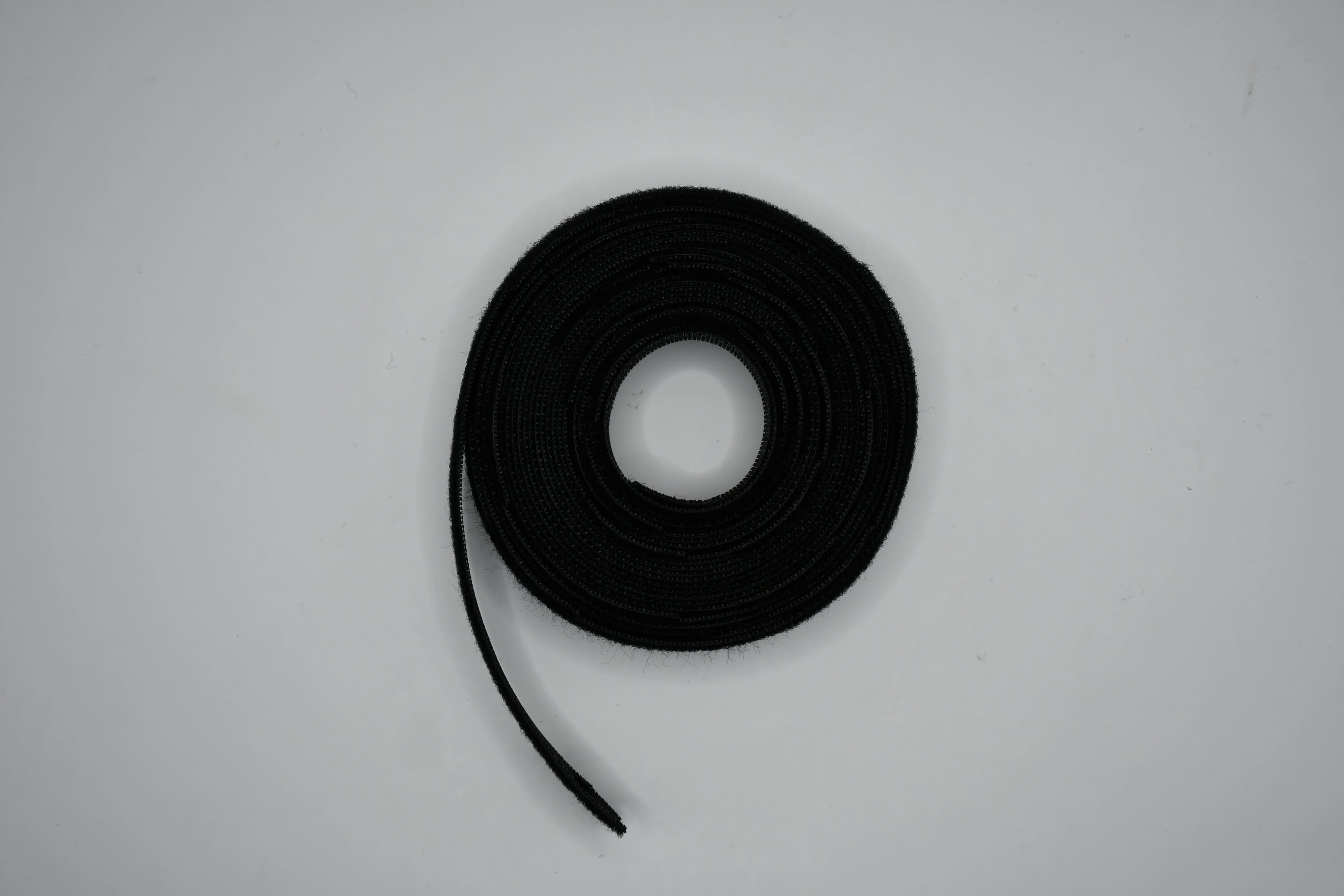 Grizzly Supply 8" Black Back to Back Hook and Loop Cable Tie 25/roll - Image 4