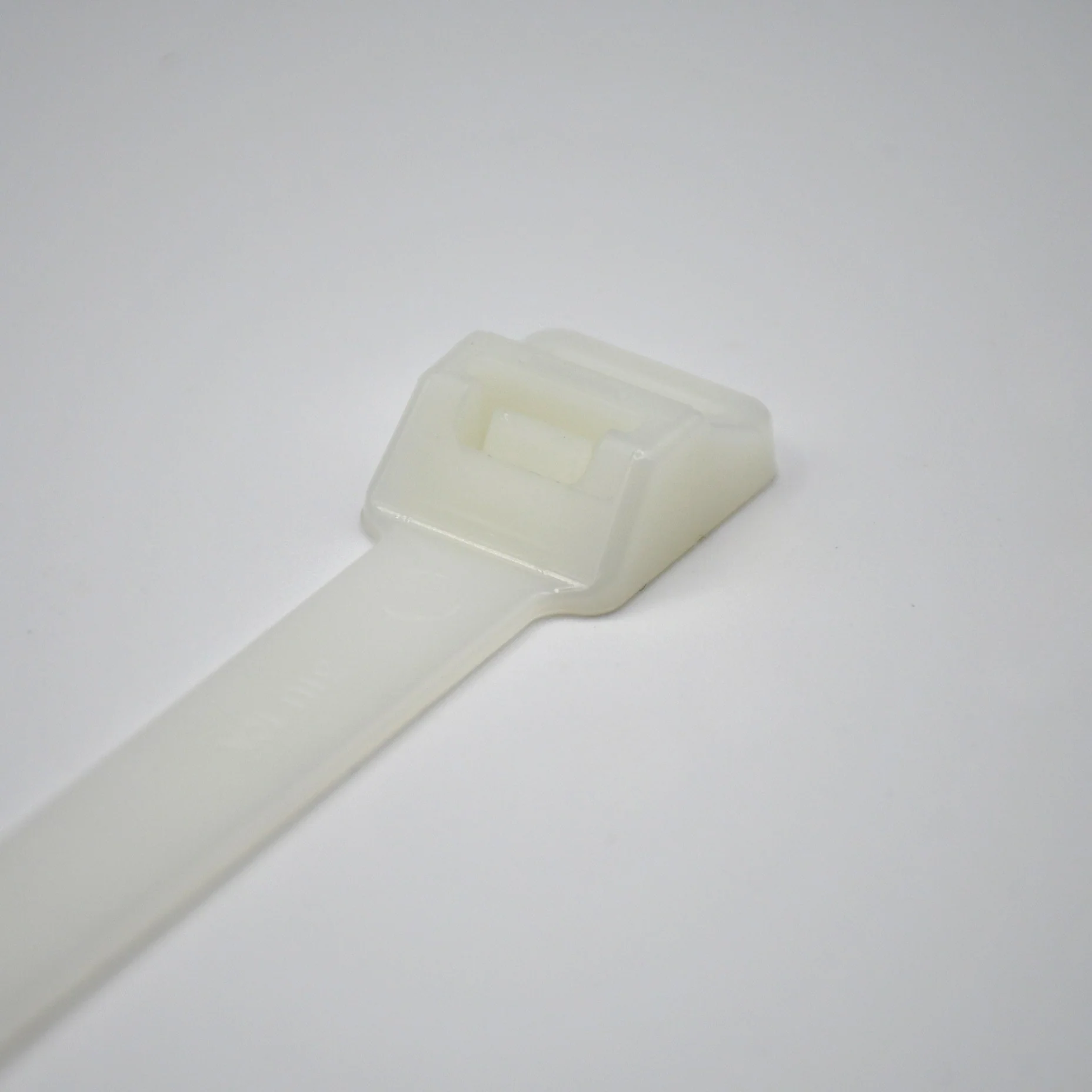 HellermannTyton T250R9X2 Heavy Duty Cable Tie, 20.3" Long, UL Rated, 250lb Tensile Strength, PA66, Natural, 25/pkg