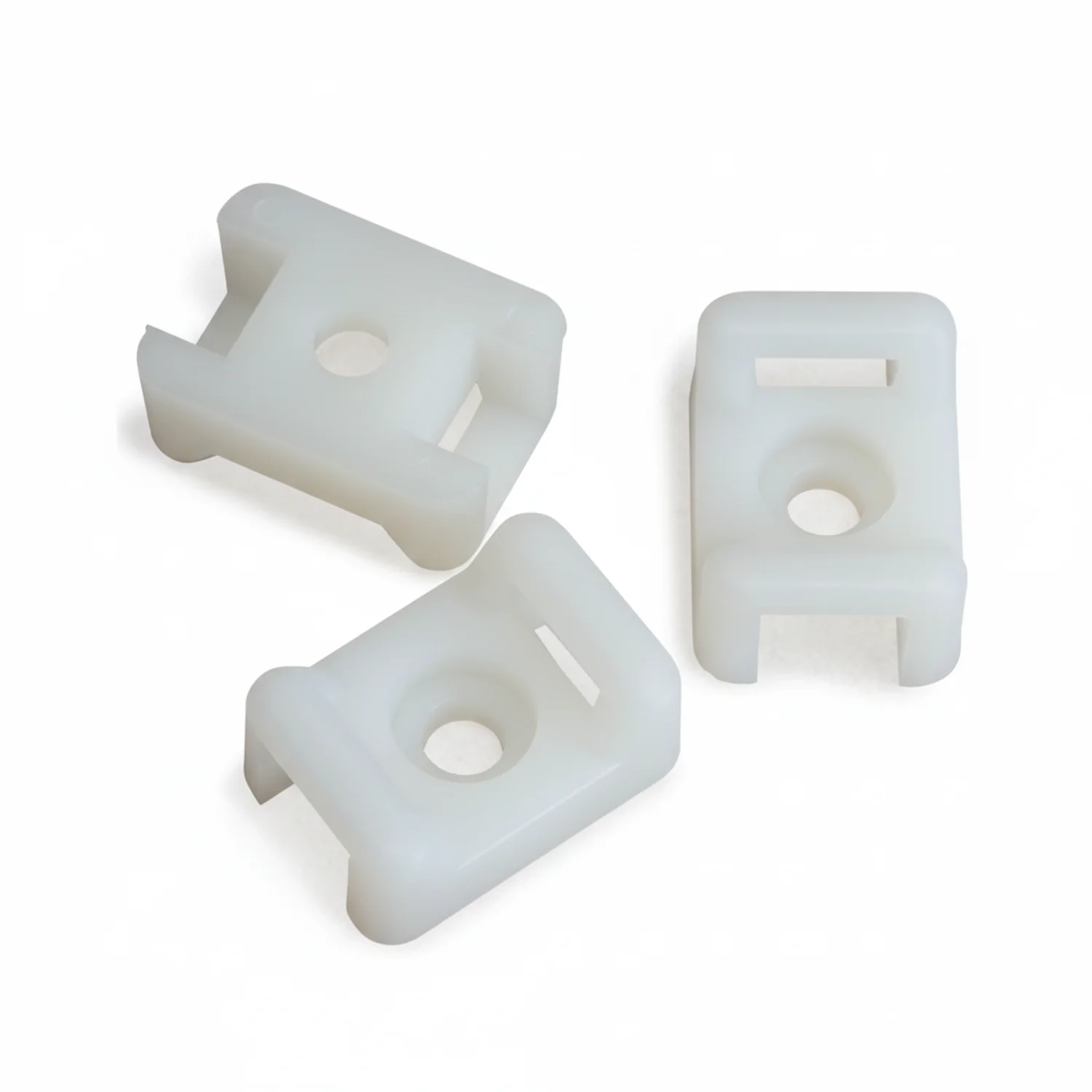 Saddle Mount #10 Screw Natural 100/bag
